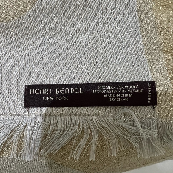 HENRI BENDEL CLASSICS SPARKLE PASHMINA - Picture 5 of 13